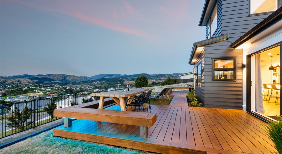  at 20 Pacific View, Whitby, Porirua