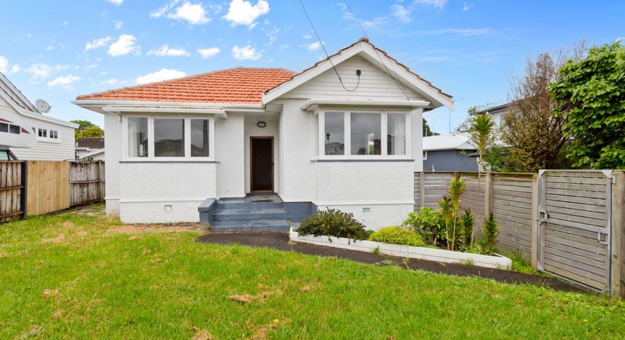  at 3 Carlton Street, Hillsborough, Auckland City, Auckland