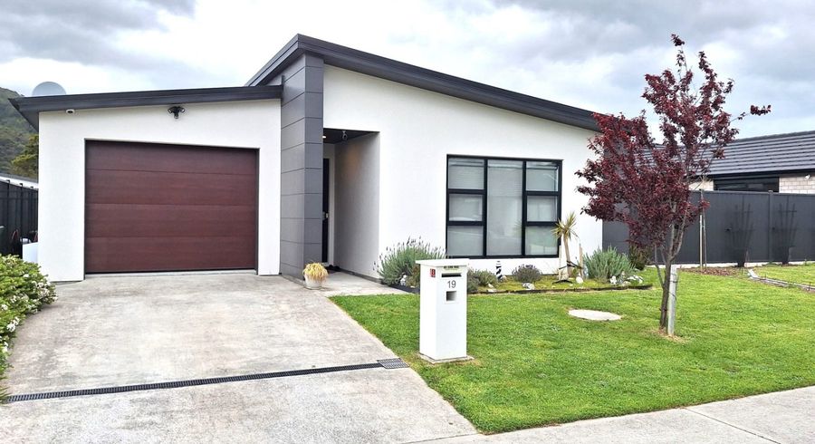  at 19 Te Kaeaea Crescent, Trentham, Upper Hutt, Wellington
