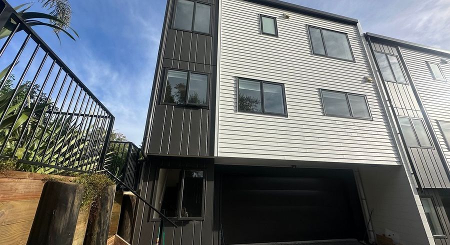  at 30F Hebron Road, Waiake, North Shore City, Auckland