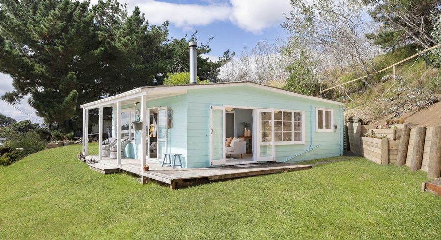  at 8 Signal Street, Foxton Beach, Horowhenua, Manawatu / Whanganui