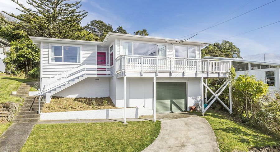  at 7 Alwyn Place, Newlands, Wellington