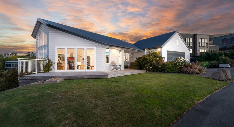  at 4 Ridgeview Lane, Mount Pleasant, Christchurch