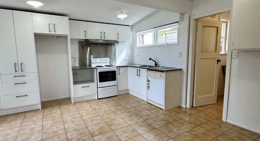  at 13A Wahanui Road, Greenlane, Auckland City, Auckland