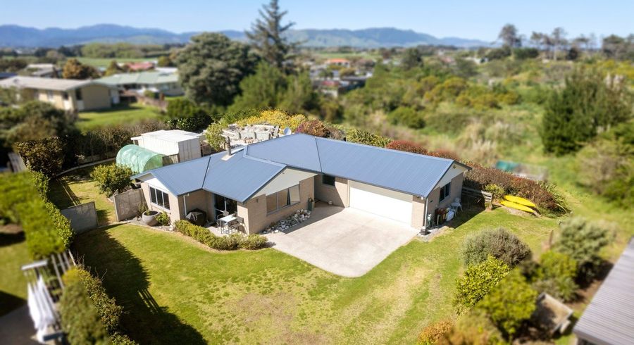  at 9 Byron Brown Place, Otaki Beach, Otaki
