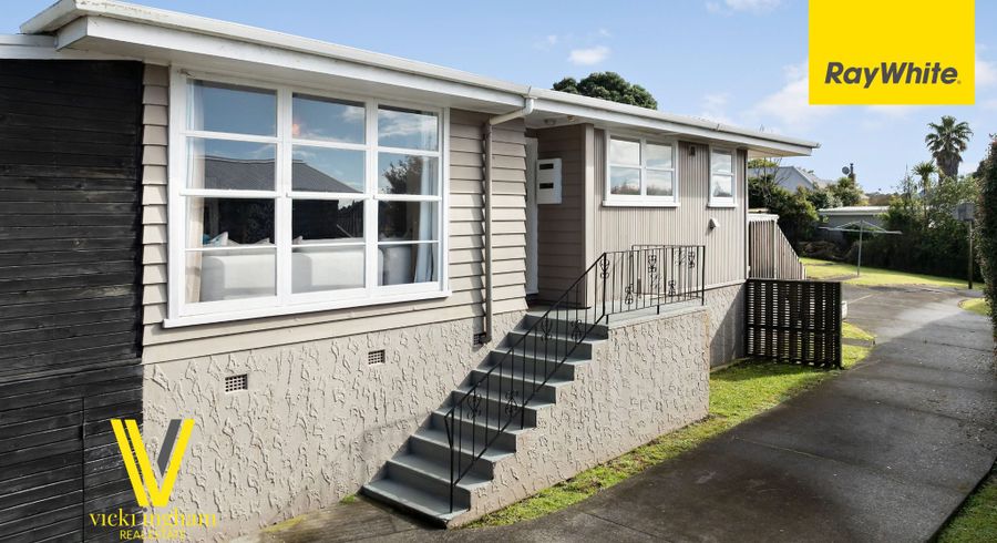  at 53 Cliff View Drive, Green Bay, Waitakere City, Auckland