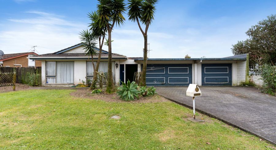  at 3 Ultima Place, Clover Park, Auckland
