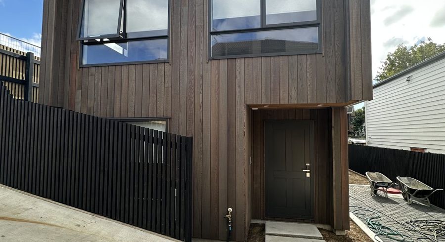 at 2/46 Centorian Drive, Windsor Park, North Shore City, Auckland