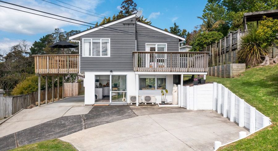  at 9 Archers Road, Hillcrest, Auckland