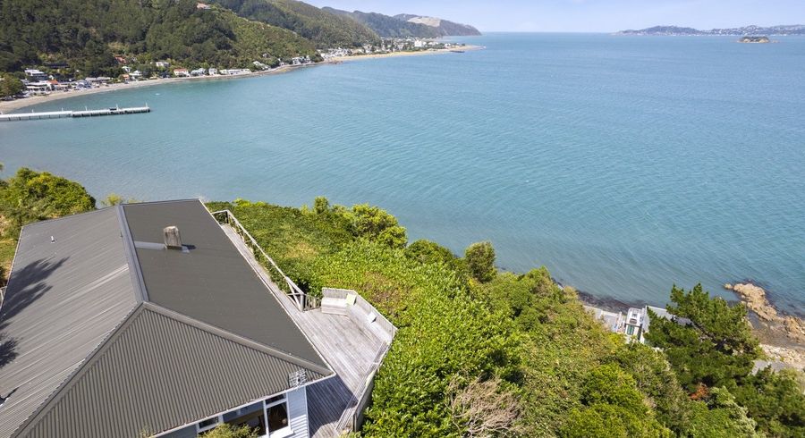  at 39 Ferry Road, Days Bay, Lower Hutt