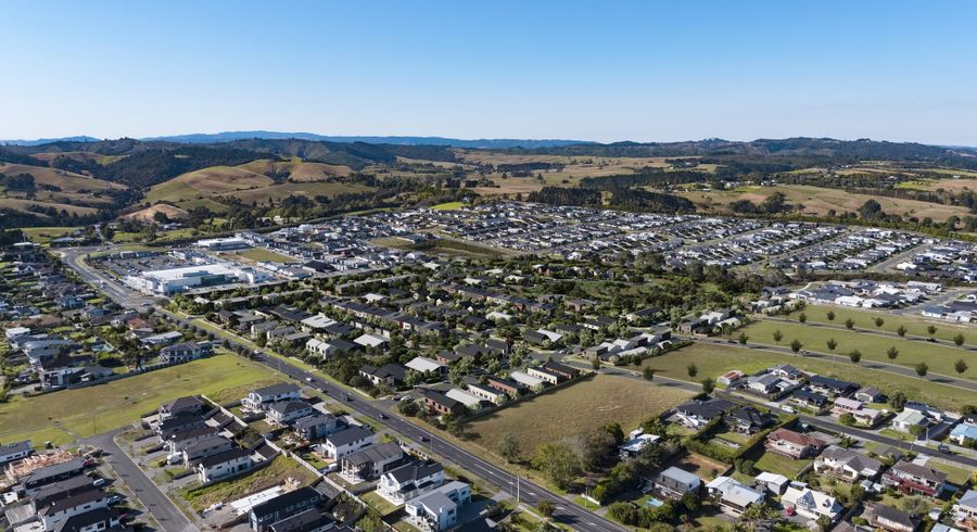  at 1 Kakahi Road, Beachlands, Manukau City, Auckland