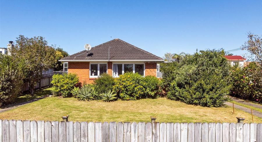  at 1/134 Onewa Road, Northcote, Auckland