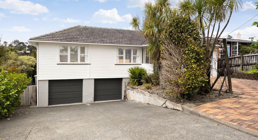 at 22 Avonleigh Road, Green Bay, Waitakere City, Auckland