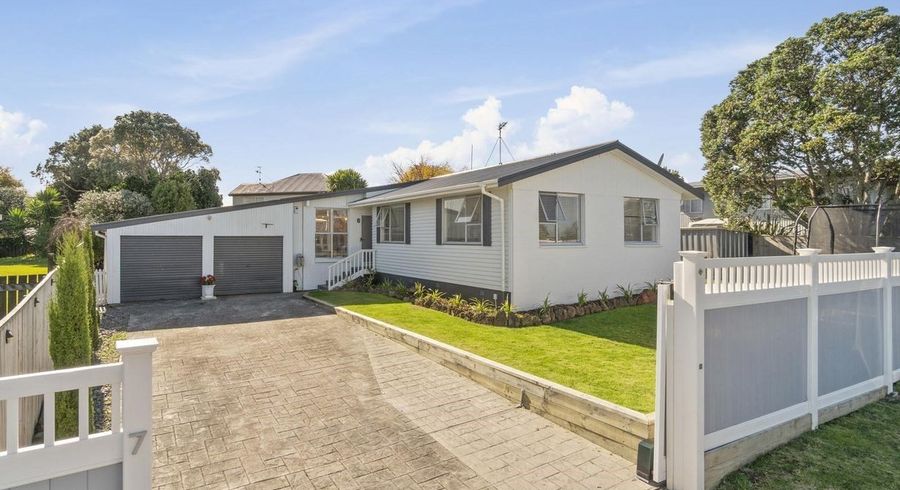  at 7 Redwood Drive, Massey, Waitakere City, Auckland