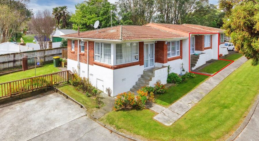  at 2/15 Freshney Place, Hill Park, Manukau City, Auckland