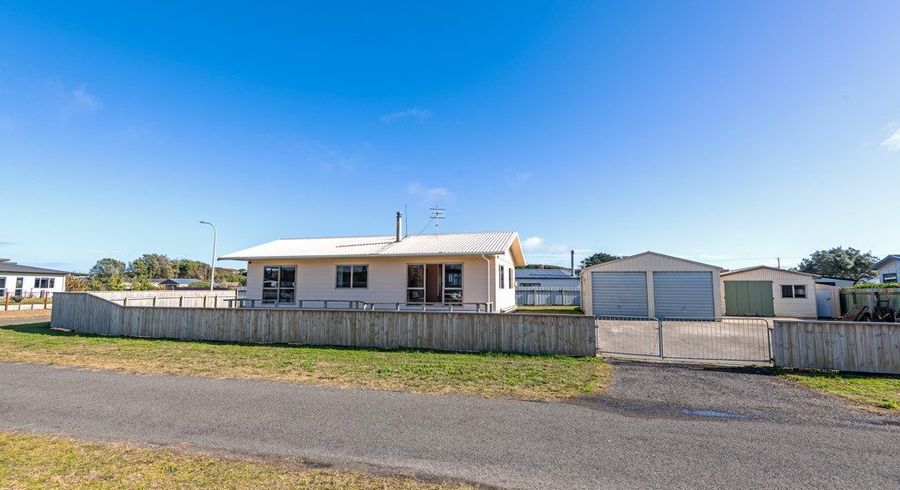  at 11 Te Kiri ST, Himatangi Beach, Himatangi Beach