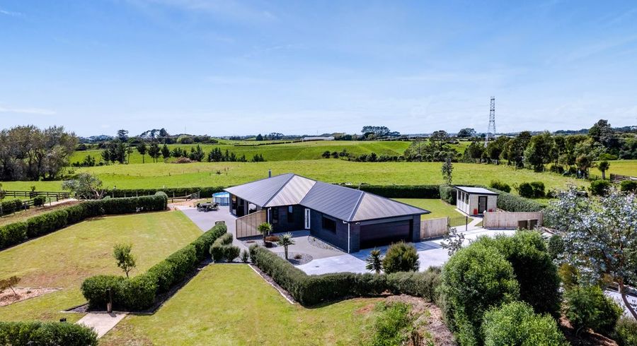  at 135 Sealy Road, Omata, New Plymouth