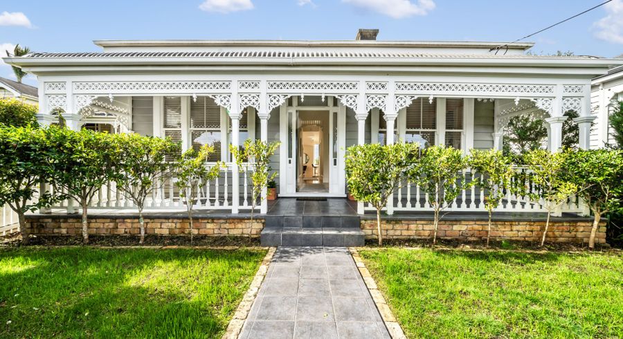  at 90 Clonbern Road, Remuera, Auckland