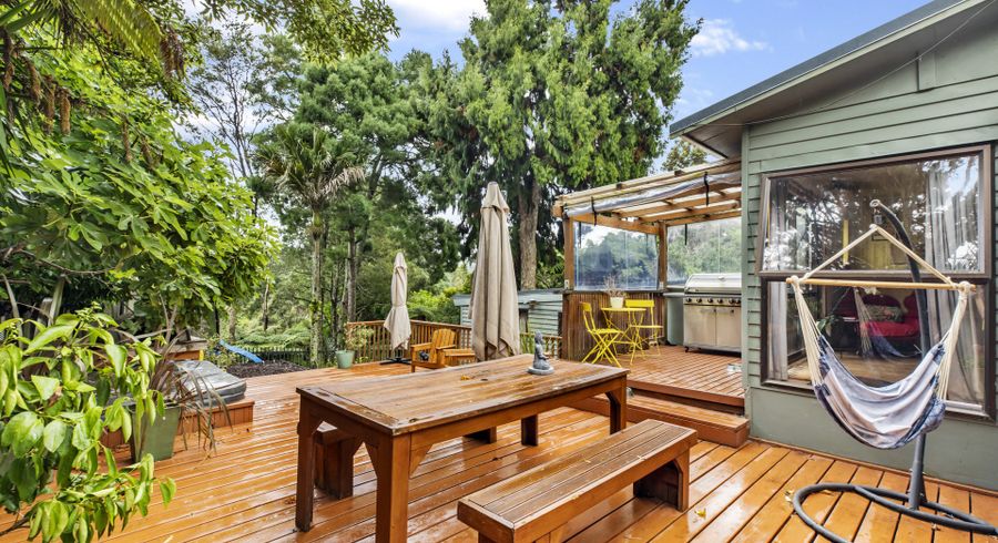  at 17 Karen Road, Laingholm, Auckland