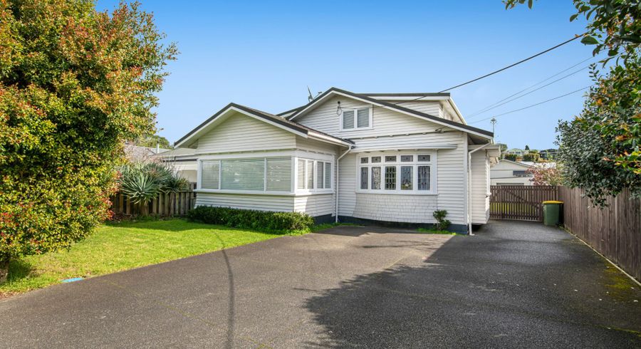  at 24  Sulphur Beach Road, Northcote Point, North Shore City, Auckland