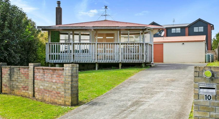  at 10 Serjeant Street, Henderson, Auckland