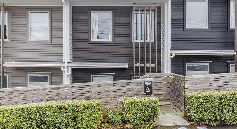  at 2/24 Tamar Street, Island Bay, Wellington