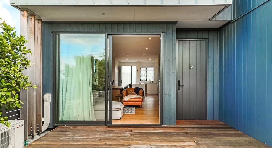  at 31/82 East Coast Road, Milford, North Shore City, Auckland