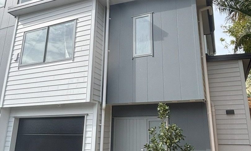 at 49E Oaktree Ave, Browns Bay, North Shore City, Auckland