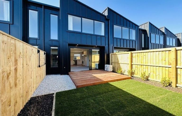  at 7/9 Marcroft Street, Woolston, Christchurch City, Canterbury