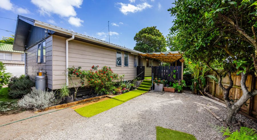  at 8B Waipouri Road, Mangere, Manukau City, Auckland