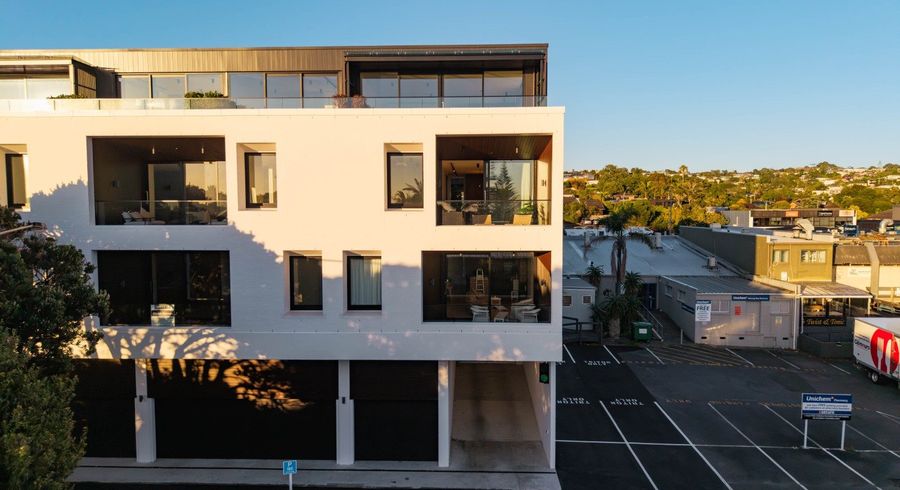  at 12/423 Beach Road, Mairangi Bay, North Shore City, Auckland