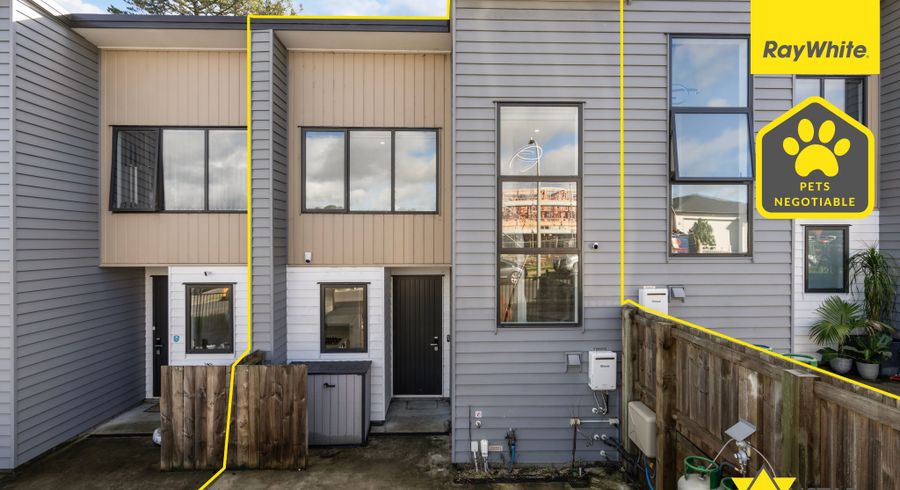  at 3/3 Kaimai Avenue, Massey, Waitakere City, Auckland