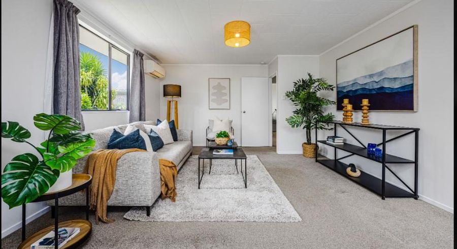  at 2/136 Buckland Road, Mangere East, Manukau City, Auckland