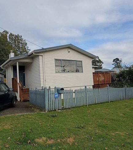  at 10 Lauderdale Rd, Birkdale, North Shore City, Auckland