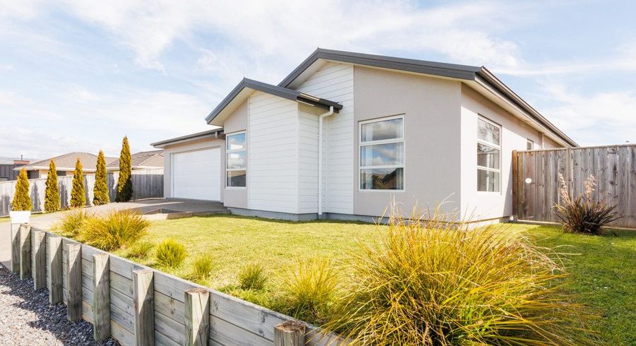  at 15 Coutts Way, Fitzherbert, Palmerston North
