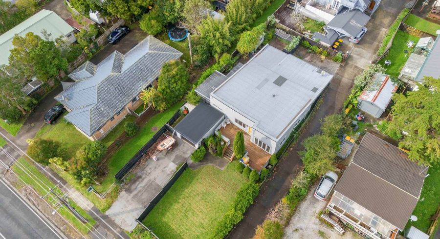  at 1/166 Henderson Valley Road, Henderson, Waitakere City, Auckland