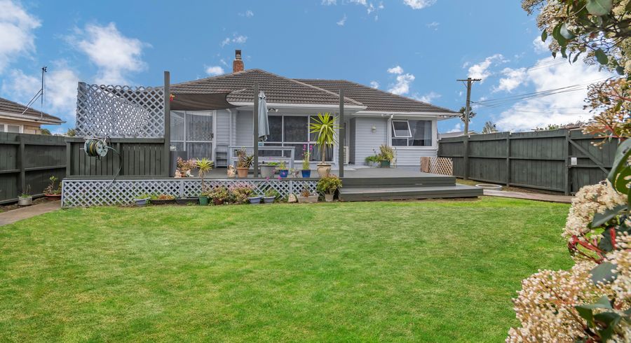  at 8 White Road, Manurewa, Auckland