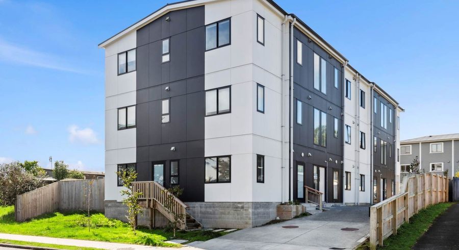  at 102/4 Richards Avenue, Papatoetoe, Manukau City, Auckland