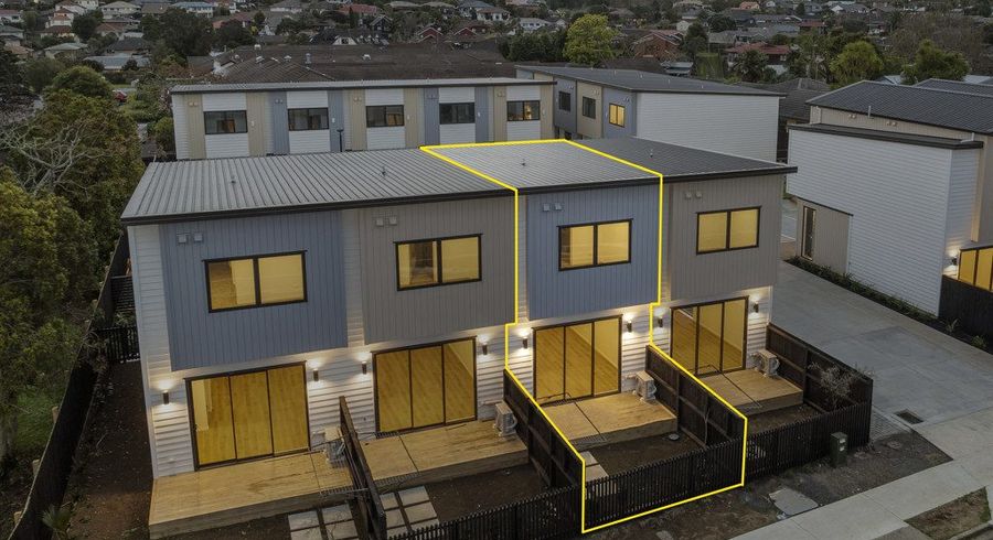  at 2/103 Botany Road, Botany Downs, Manukau City, Auckland