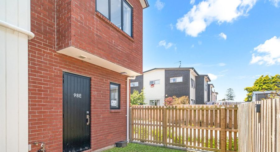  at 98e Walmsley Road, Favona, Manukau City, Auckland