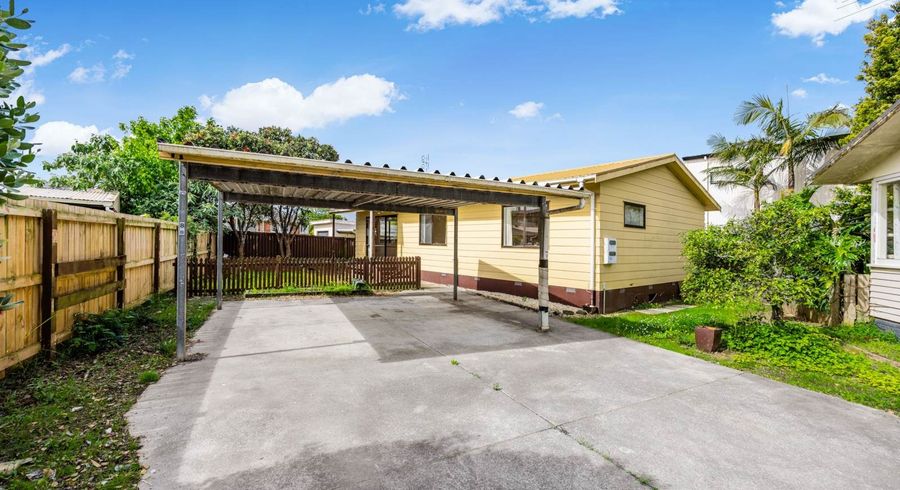  at 2/8 Latham Avenue, Pakuranga, Manukau City, Auckland