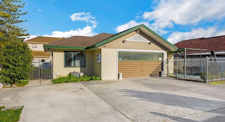  at 1/49B Redoubt Road, Goodwood Heights, Auckland