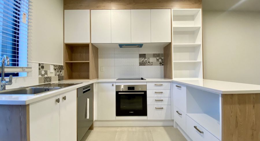  at 8/47 Beach Road, Te Atatu Peninsula, Waitakere City, Auckland