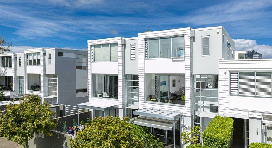  at 4/2 Campbell Road, Takapuna, Auckland