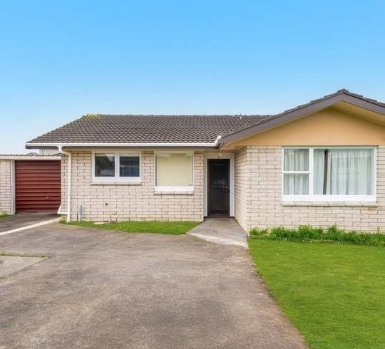  at 2/5 Carolyn Street, Manukau, Manukau City, Auckland