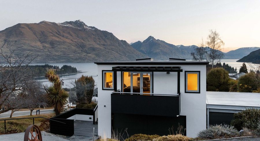  at 18 Dublin Street, Queenstown Hill, Queenstown-Lakes, Otago