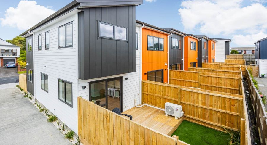  at 2/85 Jaemont Avenue, Te Atatu South, Waitakere City, Auckland