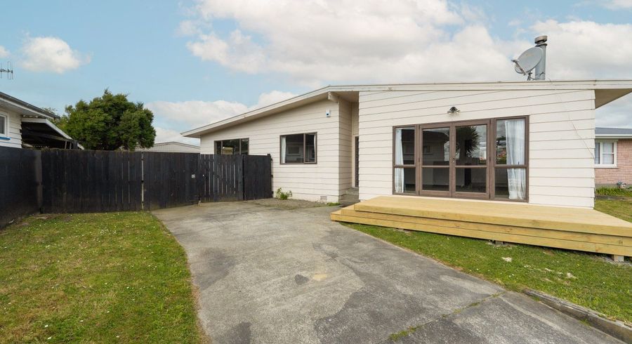  at 9 Karamea Crescent, Kelvin Grove, Palmerston North, Manawatu / Whanganui