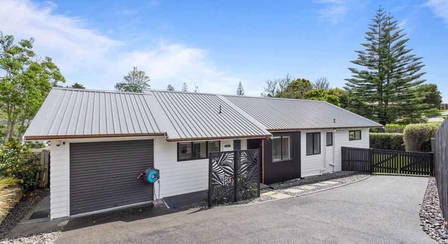  at 2/25 Flaxdale Street, Birkdale, North Shore City, Auckland