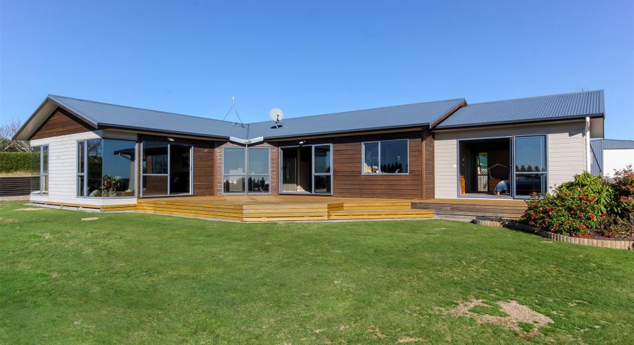  at 39 Allan Road, Burgess Park